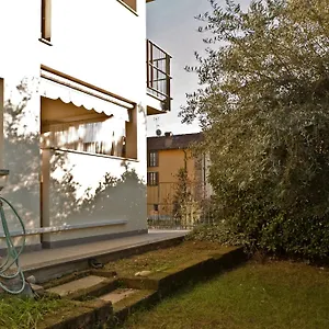  Appartamento With Garden